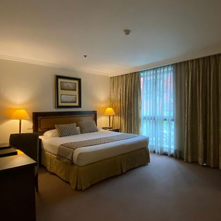 Herald Suites Solana Makati City Exterior photo