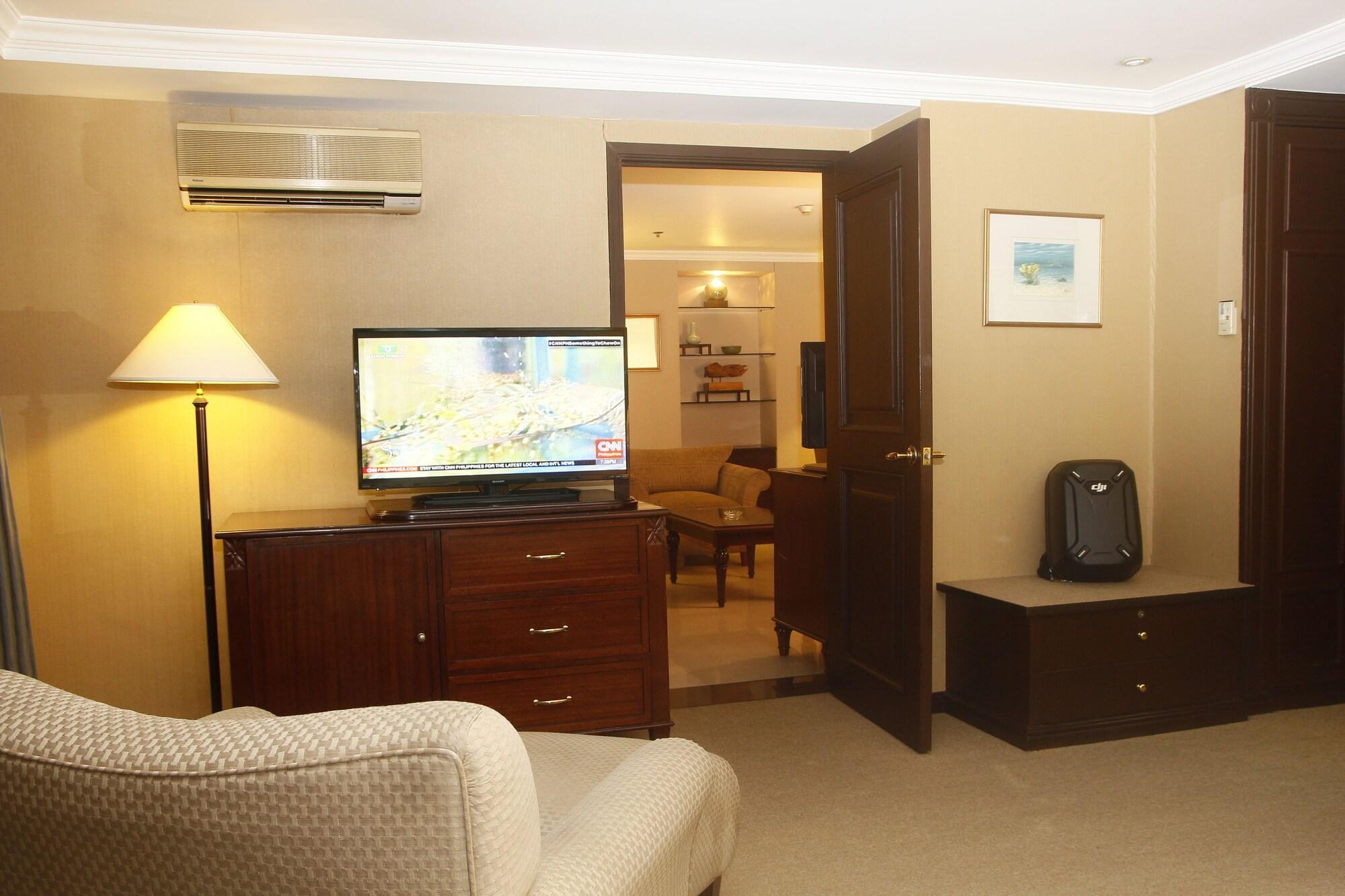 Herald Suites Solana Makati City Exterior photo