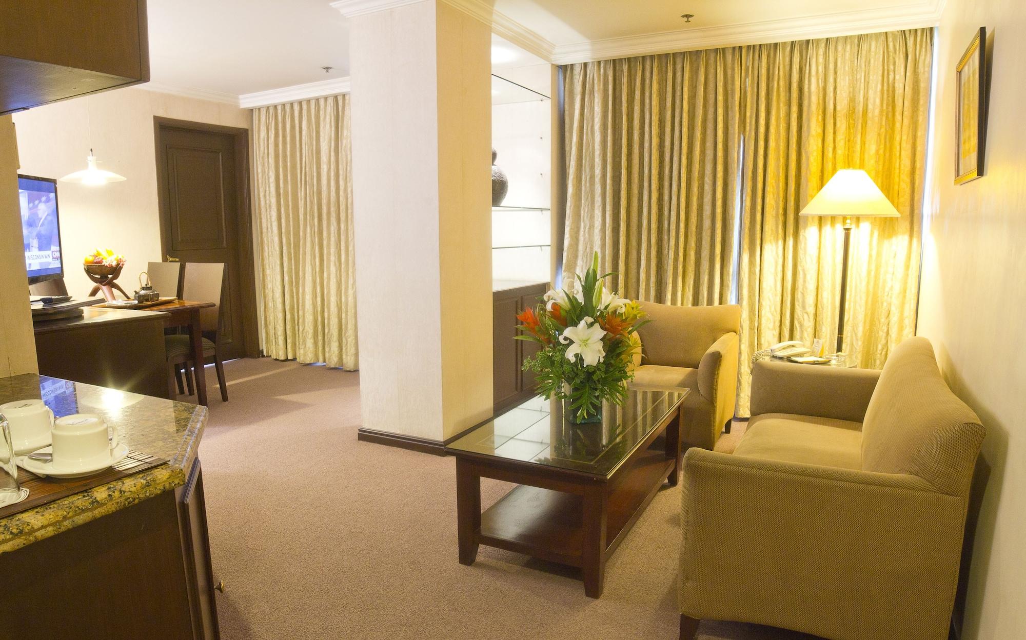 Herald Suites Solana Makati City Exterior photo