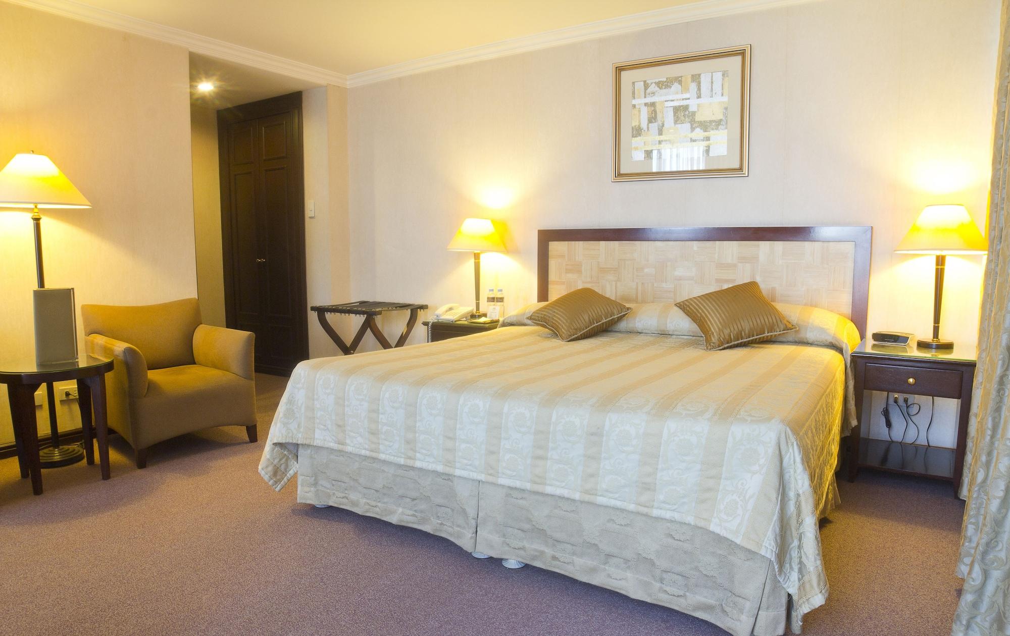 Herald Suites Solana Makati City Exterior photo