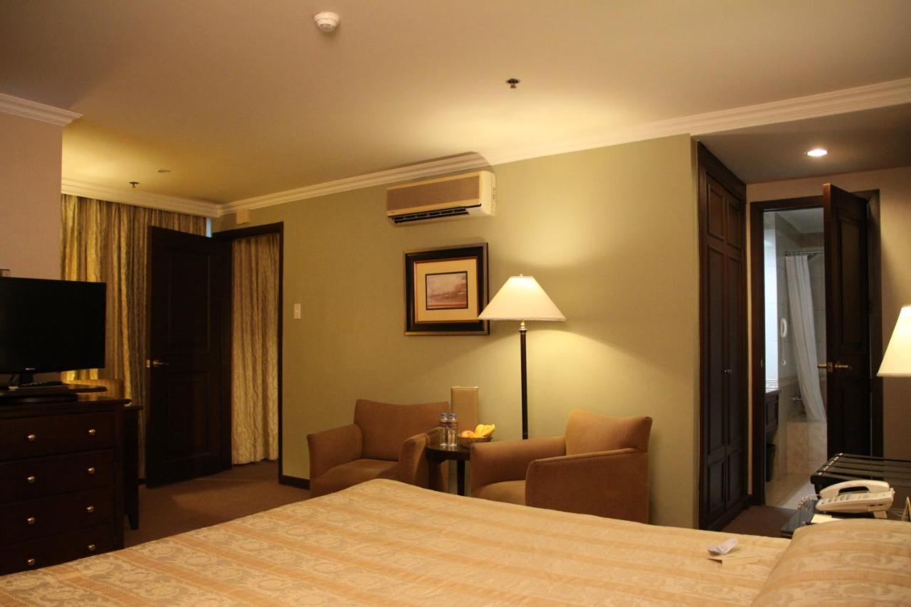 Herald Suites Solana Makati City Exterior photo