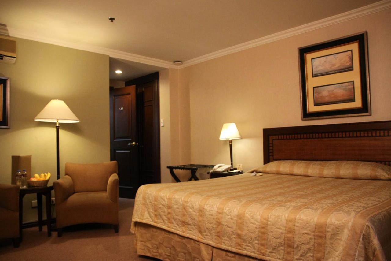 Herald Suites Solana Makati City Exterior photo