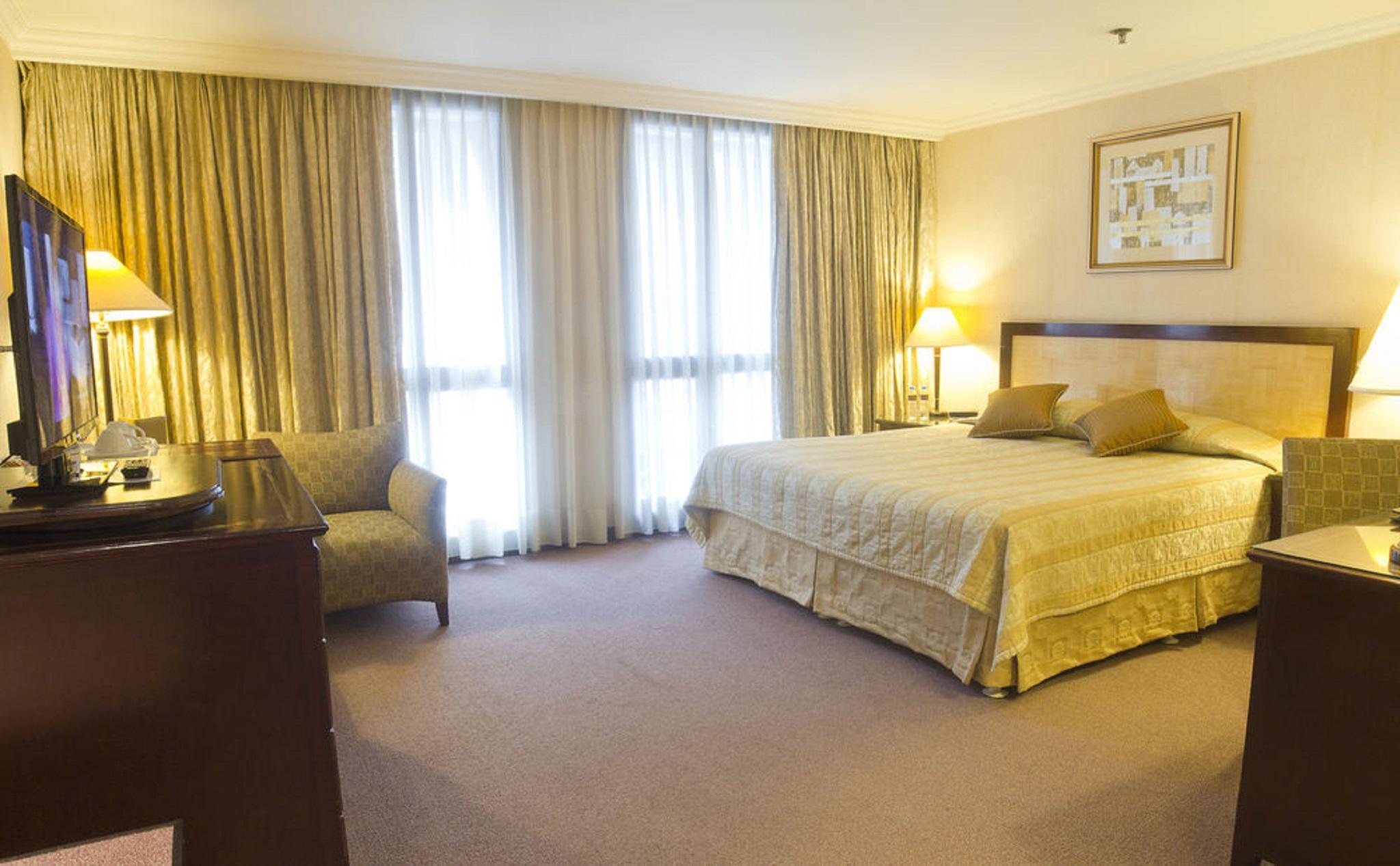 Herald Suites Solana Makati City Exterior photo