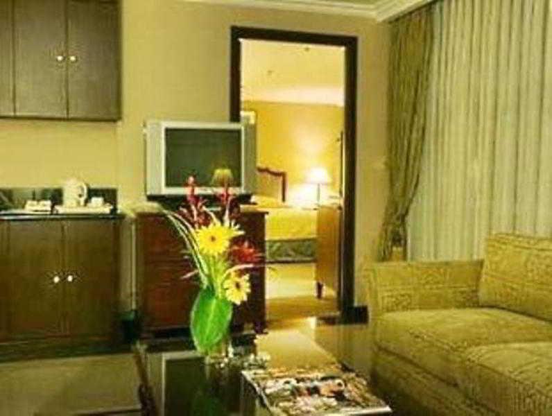Herald Suites Solana Makati City Exterior photo