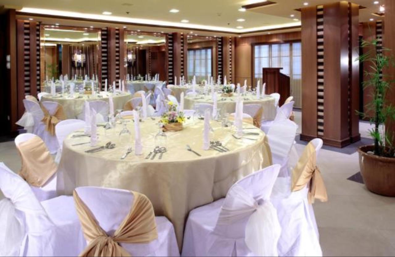 Herald Suites Solana Makati City Exterior photo