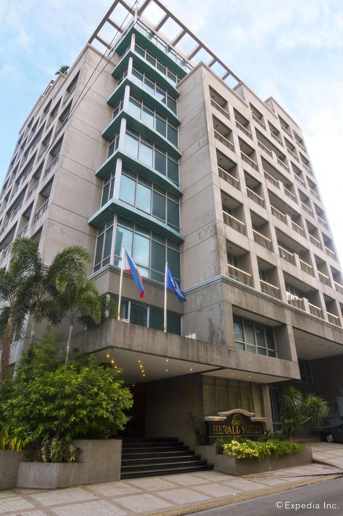 Herald Suites Solana Makati City Exterior photo