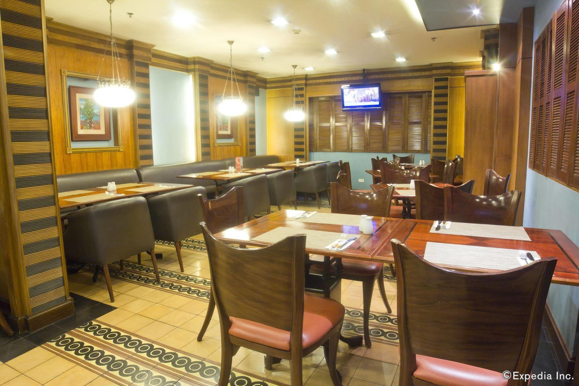 Herald Suites Solana Makati City Exterior photo