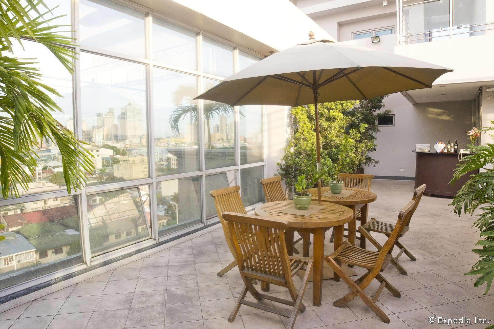 Herald Suites Solana Makati City Exterior photo
